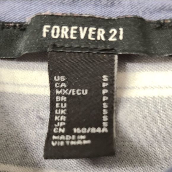 🌹2/$15 Forever 21 Pinstripe Blue White Button Dow - Picture 3 of 3